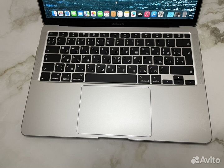 Apple MacBook air 2020 i3