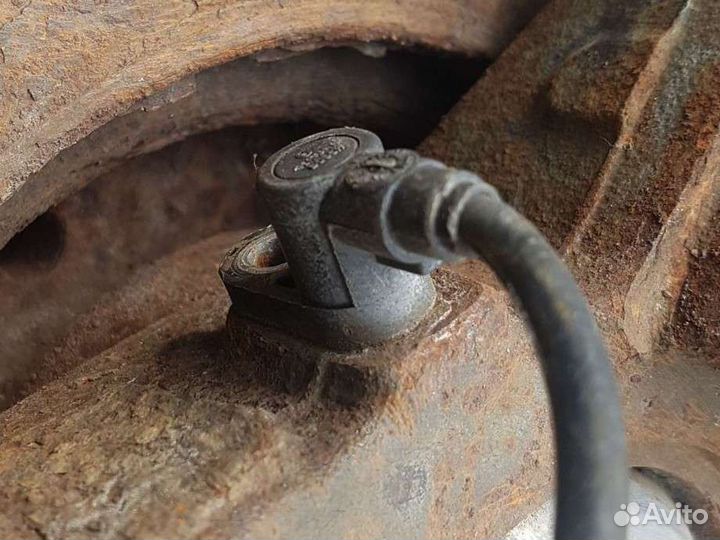 Поворотный кулак правый Sprinter W906