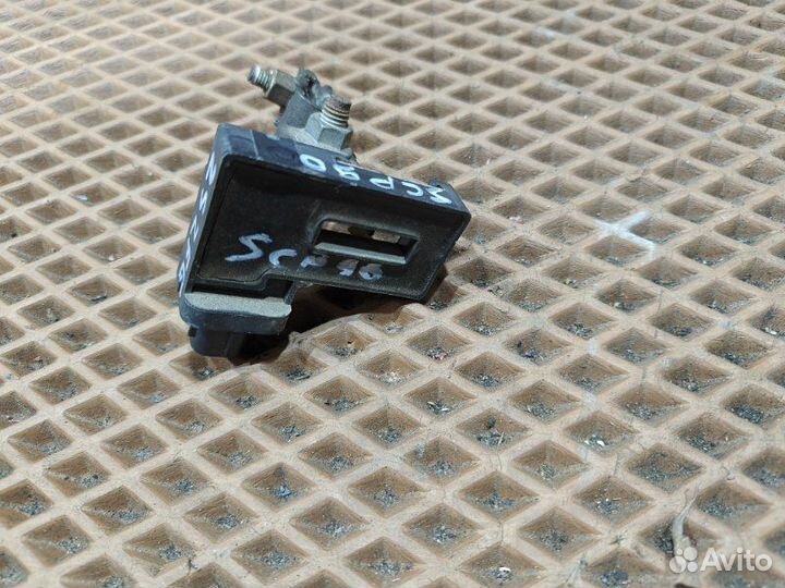 Клемма минусовая с датчиком тока Toyota Vitz SCP90