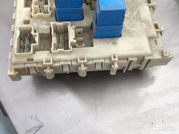 Блок предохранителей салона Ниссан Альмера N16