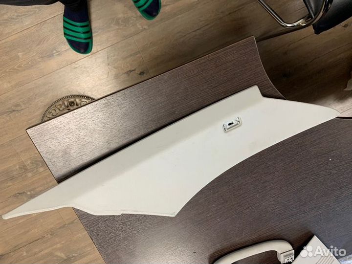 Обшивка стойки задняя левая Bmw 520D E60 N47 2009