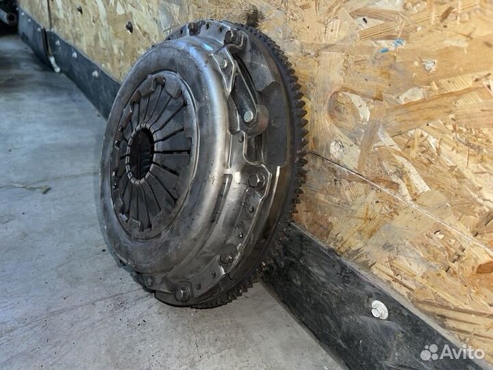 Маховик МКПП в сборе Mazda 3 BK BL 2.0