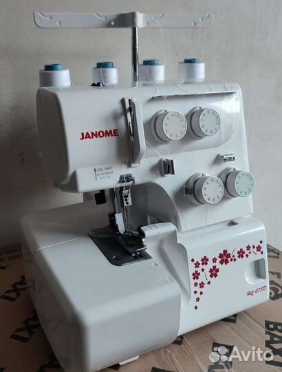 Оверлок Janome