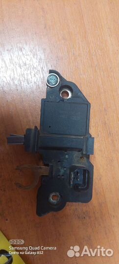 Реле-регулятор генератора renault