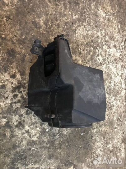 Корпус воздушного фильтра Ford Focus 2