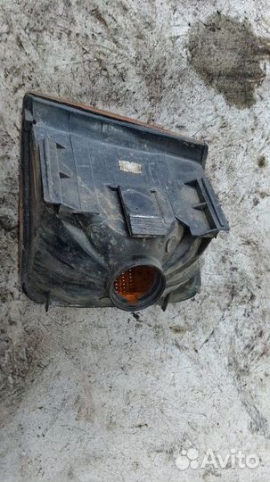 Фара правая Volkswagen Passat B3