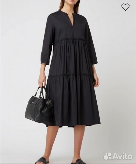 Платье бренда 
