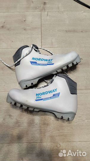 Лыжные ботинки