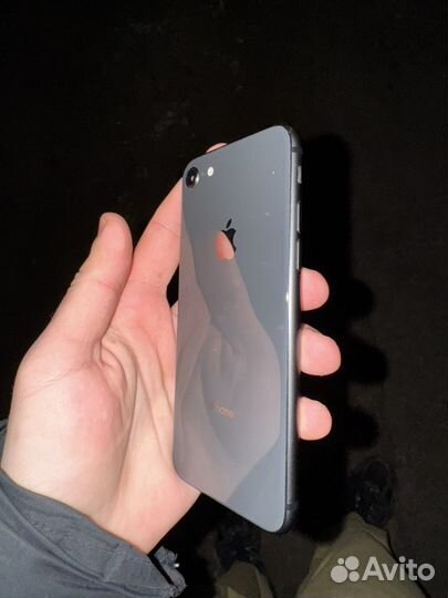 iPhone 8, 64 ГБ