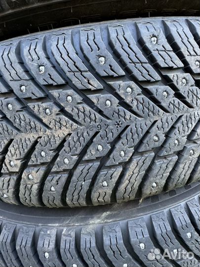 Nokian Tyres Hakkapeliitta 10 205/60 R16 96T