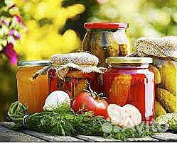 Банки стеклянные разных объемов с крышками