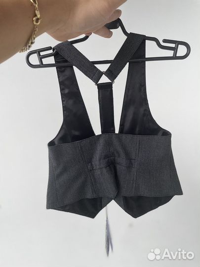 Жилет для девочки серый новый 122 128