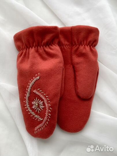 Варежки кашемировые оранжжевые с вышивкой