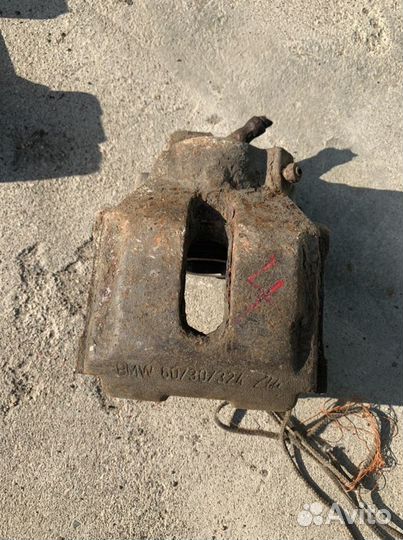 Суппорт тормозной передний правый bmw 5 e39