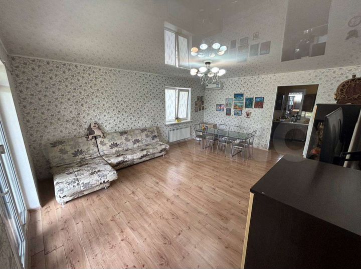 Дом 180 м² на участке 12,2 сот.