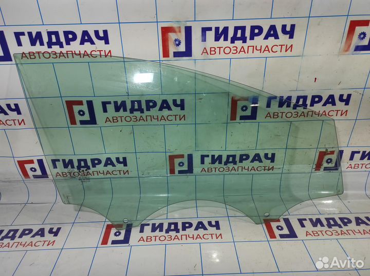 Стекло двери передней правой Ford Focus 3 1742301