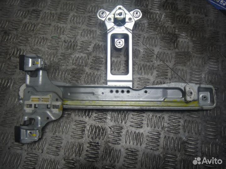 Стеклоподъемник механический задний Chevrolet Cobalt