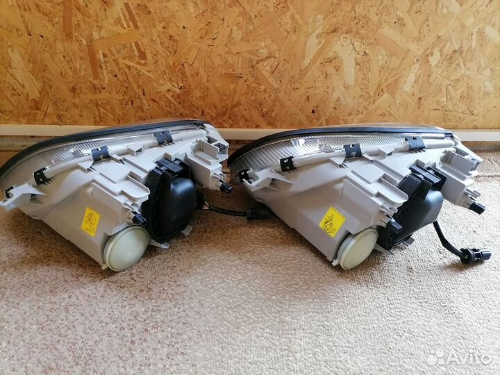 Фара правая Mercedes Benz SLK W170