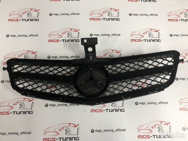 Решетка Mercedes в стиле С63 W204 1 полоса чр обод
