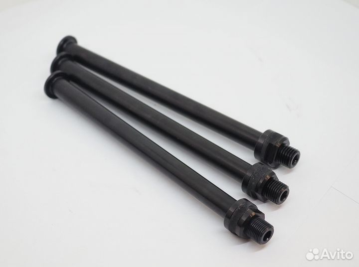 Ось велосипеда 148*12мм. (boost) с гайкой