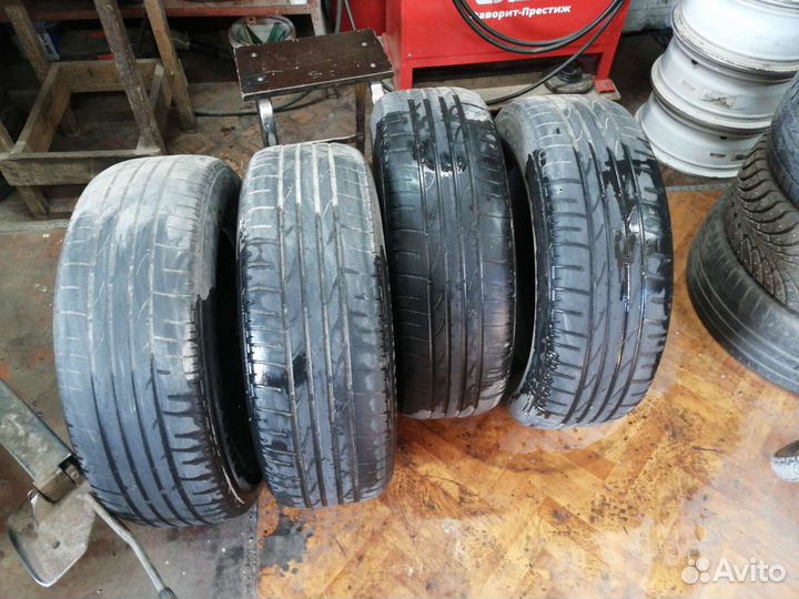 Bridgestone Dueler H/P Sport 215/65 R16 98H