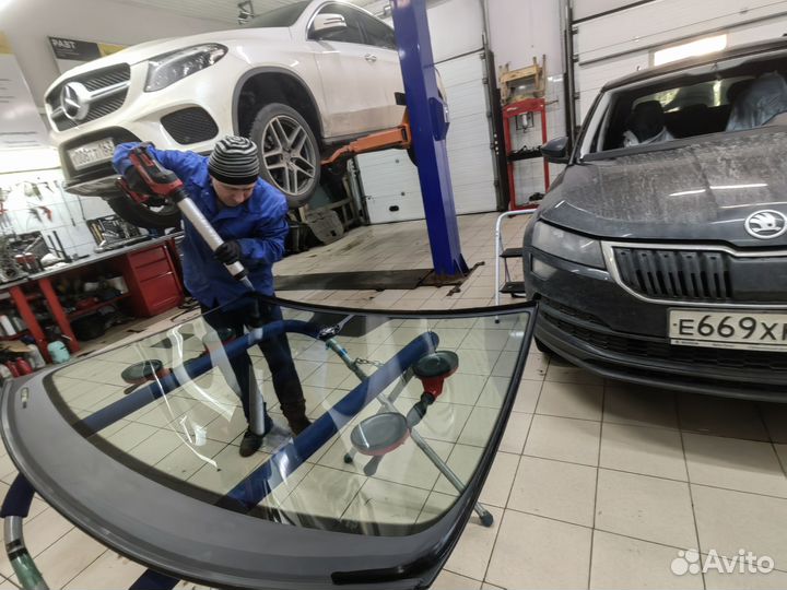 Лобовое стекло Премиум класса AGC автостекло