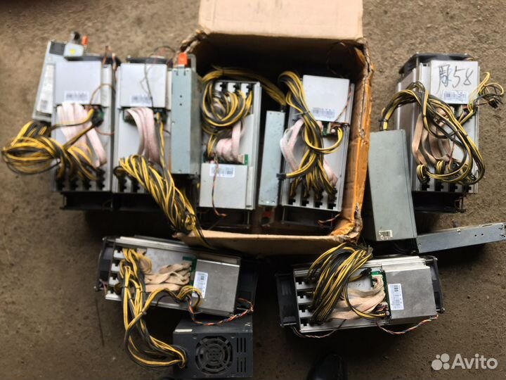 Майнер antminer L3++