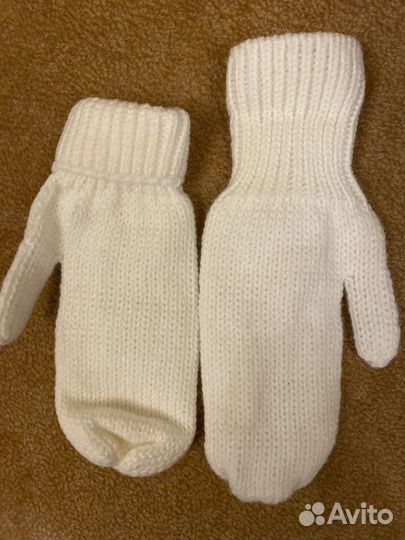 Варежки со стразами новые