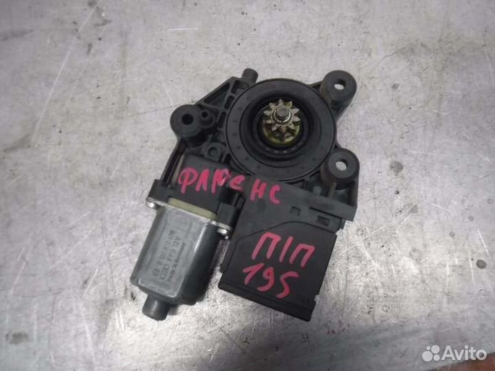 Мотор стеклоподъемника передний правый Renault