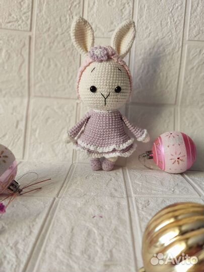 Зайка вязаная мягкая игрушка амигуруми для детей
