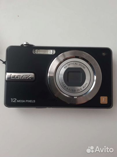 Компактный фотоаппарат lumix