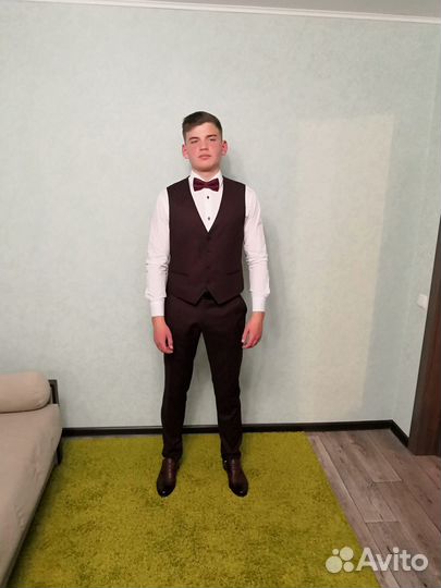 Мужской костюм тройка 52