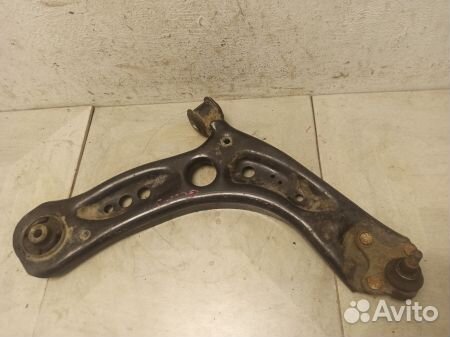 Рычаг передний правый