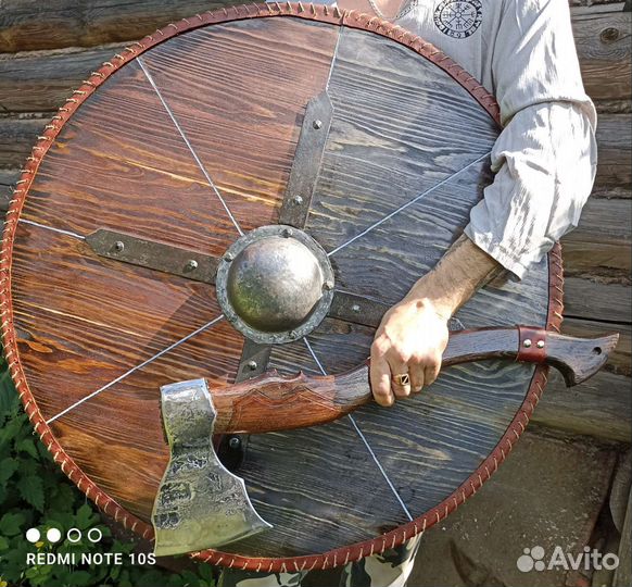 Щит,ручная работа