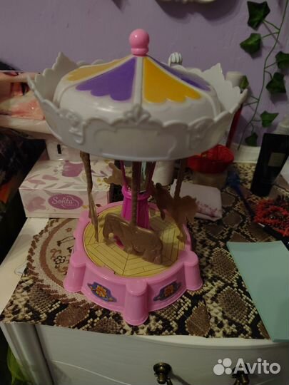 Карусель игрушечная
