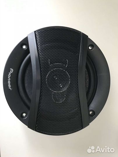 Автомобильные колонки 13 см 300W