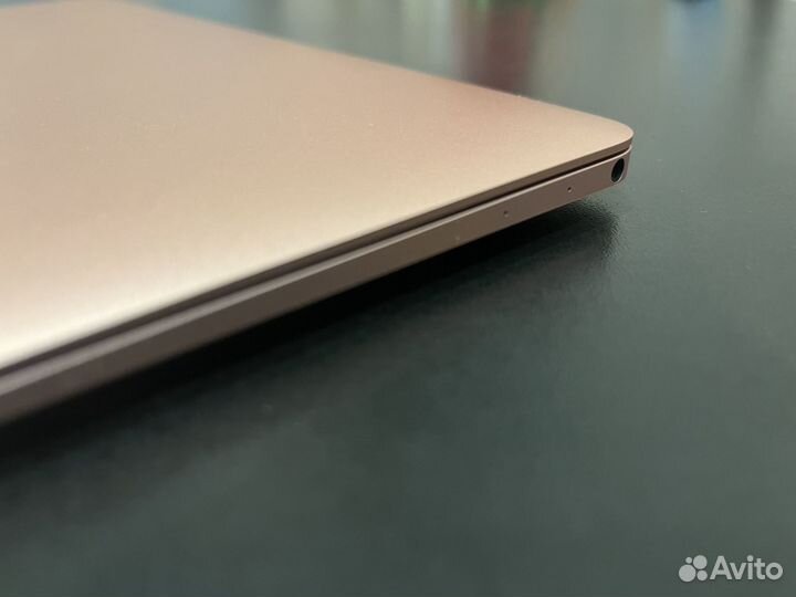 Продаю Macbook 12, модель A1534, розовое золото