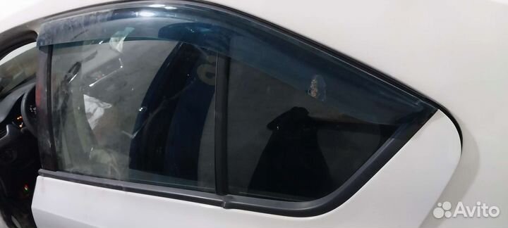 Стекло двери задней левой Skoda Octavia A7 1.2 cjz