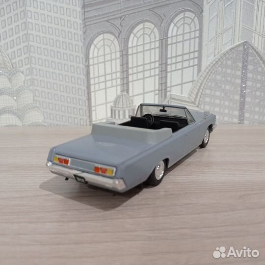 Модель автомобиля 1:43