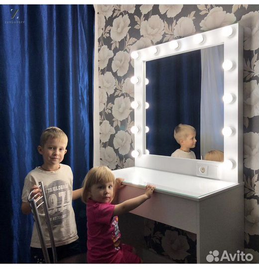 Гримёрный столик визажиста + гримёрное зеркало