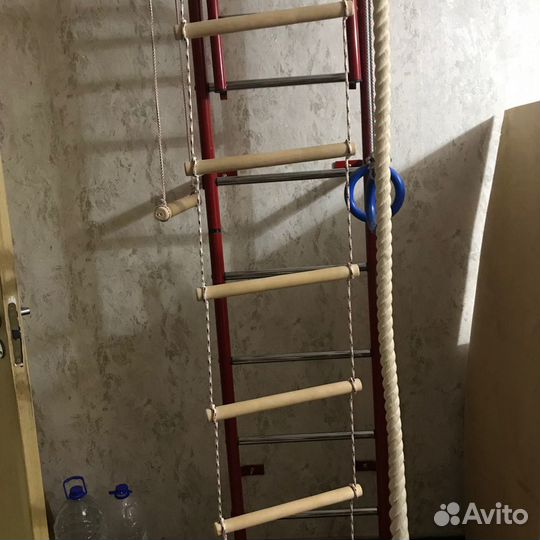 Продам детскую гимнастическую лестницу