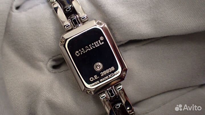 Стальные часы с бриллиантами Chanel Première Mini