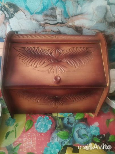 Хлебница деревянная