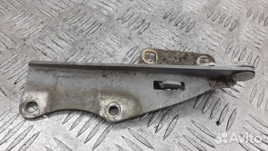 Петля капота nissan primera P11 (96P19D501)