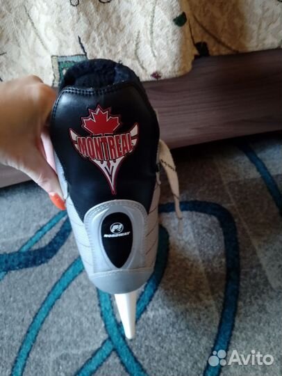 Коньки хоккейные