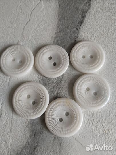 Пуговицы 23