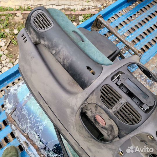 Торпеда с подушкой безопасности на Пежо 206