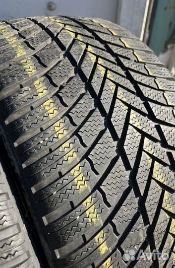 Bridgestone Blizzak LM-005 255/35 R20