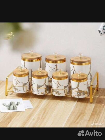 Баночки для специй 1500,сумка 900,часы 600