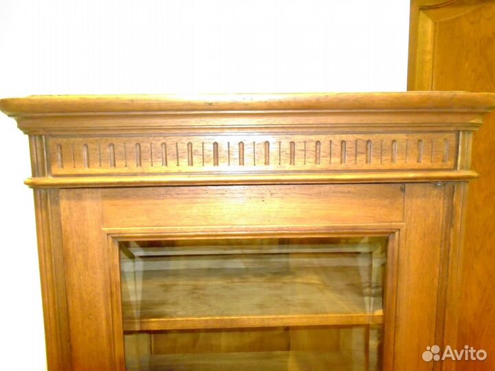 Шкаф-витрина. Россия конец 19- начало 20 века